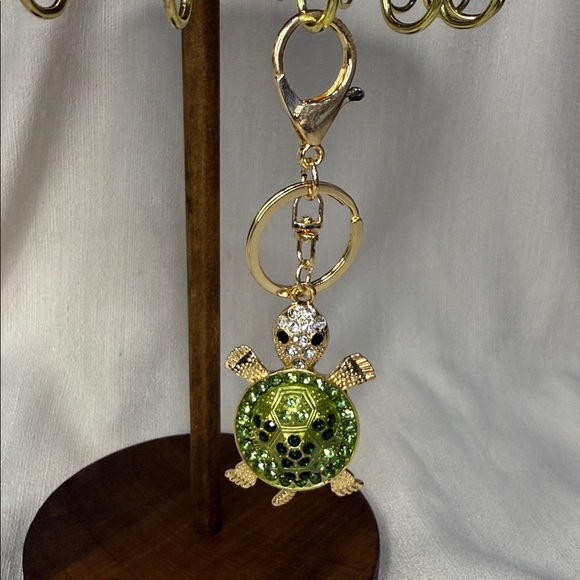 Green Turtle Keychain with Rhinestones - Picture 2 of 3